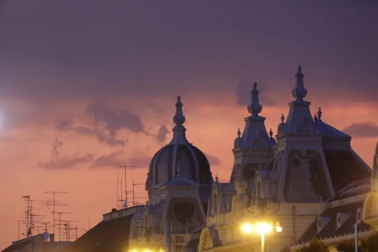 CRNI OBLACI PREKRILI SU NEBO NAD ZAGREBOM: Olujno nevrijeme poharalo je glavni grad i okolicu