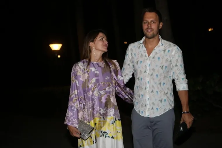 STIGLI MNOGI POZNATI HRVATI: U Splitu premijerno odigrana predstava ' Aziz ili Svadba koja je spasila Zapad'