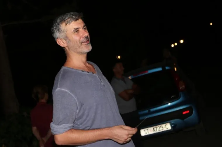 STIGLI MNOGI POZNATI HRVATI: U Splitu premijerno odigrana predstava ' Aziz ili Svadba koja je spasila Zapad'