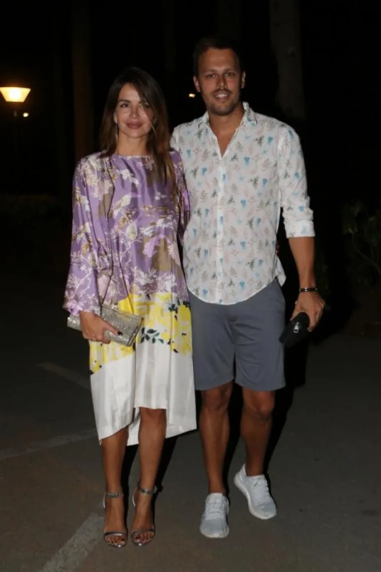 STIGLI MNOGI POZNATI HRVATI: U Splitu premijerno odigrana predstava ' Aziz ili Svadba koja je spasila Zapad'