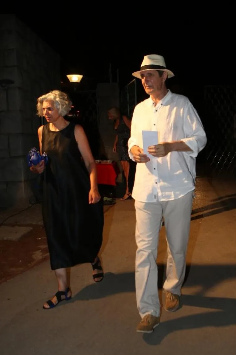 STIGLI MNOGI POZNATI HRVATI: U Splitu premijerno odigrana predstava ' Aziz ili Svadba koja je spasila Zapad'