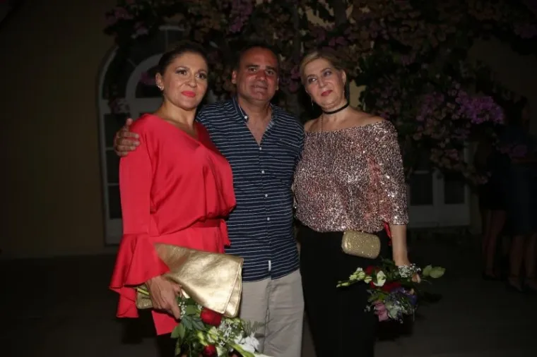 STIGLI MNOGI POZNATI HRVATI: U Splitu premijerno odigrana predstava ' Aziz ili Svadba koja je spasila Zapad'