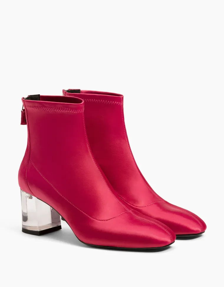 Cipele od vinila s petom, Bershka, 299,90 kuna