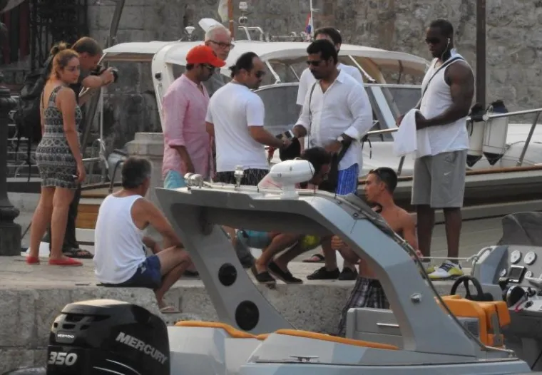 SIN BIV&Scaron;EG PREMIJERA: Rastro&scaron;ni ljubitelj velikih brzina uplovio u Dubrovnik svojom 133 metra dugom jahtom
