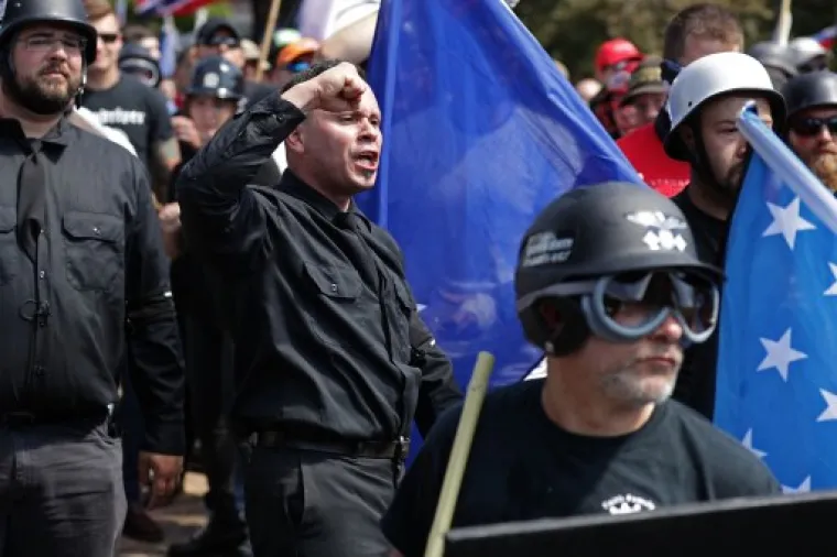 STRAVIČNI PRIZORI IZ VIRDŽINIJE: U sukobima na rasističkom prosvjedu jedna osoba stradala