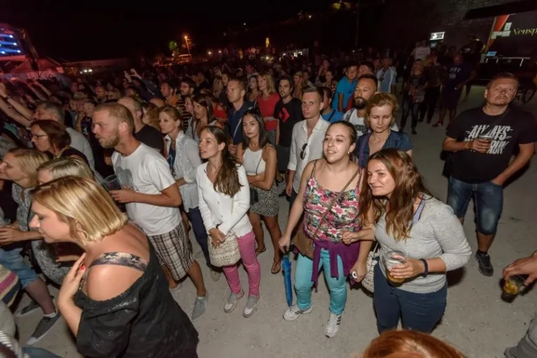 KULTNI PET SHOP BOYSI RASPLESALI ZADAR: 'Prvi put smo ovdje, ovo će biti posebna večer jer smo svi mi pop klinci'