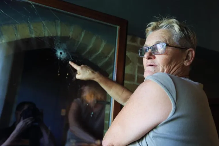 ZAVR&Scaron;ENA DRAMA KOD BELOG MANASTIRA: Nasilnik pucao prema policiji i prijetio bombom