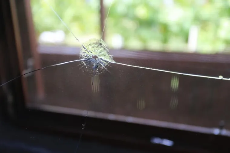 ZAVR&Scaron;ENA DRAMA KOD BELOG MANASTIRA: Nasilnik pucao prema policiji i prijetio bombom