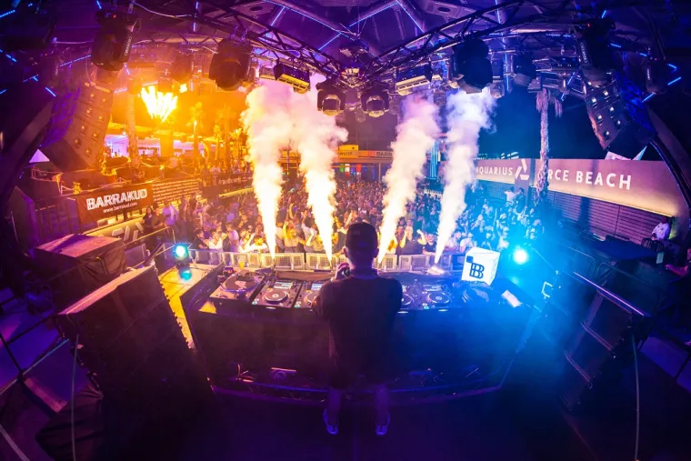 DEKOLTE TJEDNA: Sonja Kovač ludo se zabavljala na Zrću, bila je na koncertu DJ-a nominiranog za nagradu Grammy