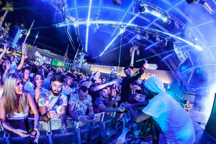 DEKOLTE TJEDNA: Sonja Kovač ludo se zabavljala na Zrću, bila je na koncertu DJ-a nominiranog za nagradu Grammy