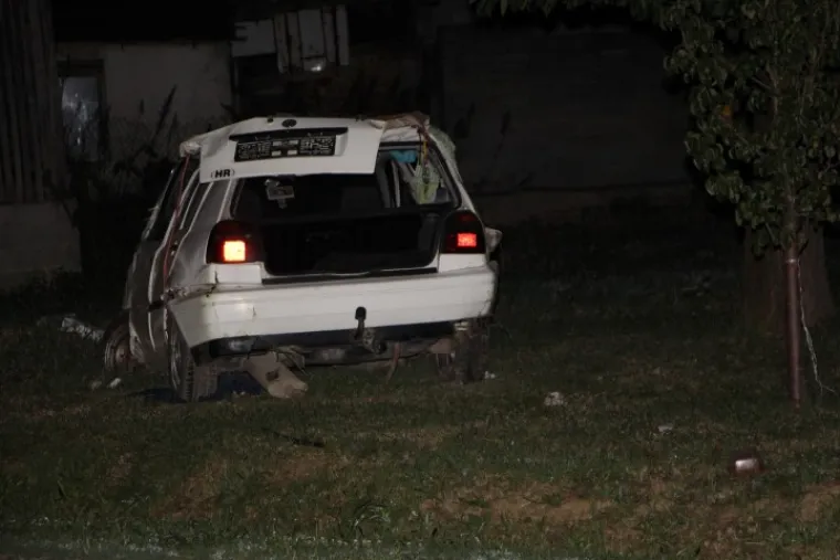 AUTOM UDARIO U MOST, VOZILO SE OD SILINE UDARA OKRETALO U ZRAKU: 24-godi&scaron;nji vozač te&scaron;ko ozlijeđen