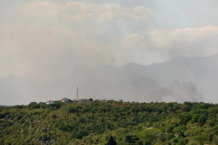 ZASEOK MODRIĆ: Kanaderi kod Obrovca i protiv vatre i protiv bure