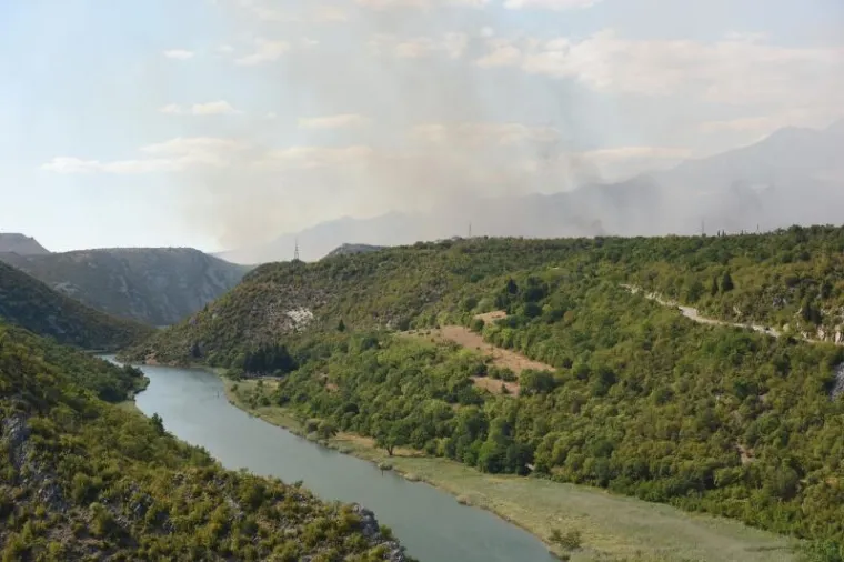 ZASEOK MODRIĆ: Kanaderi kod Obrovca i protiv vatre i protiv bure