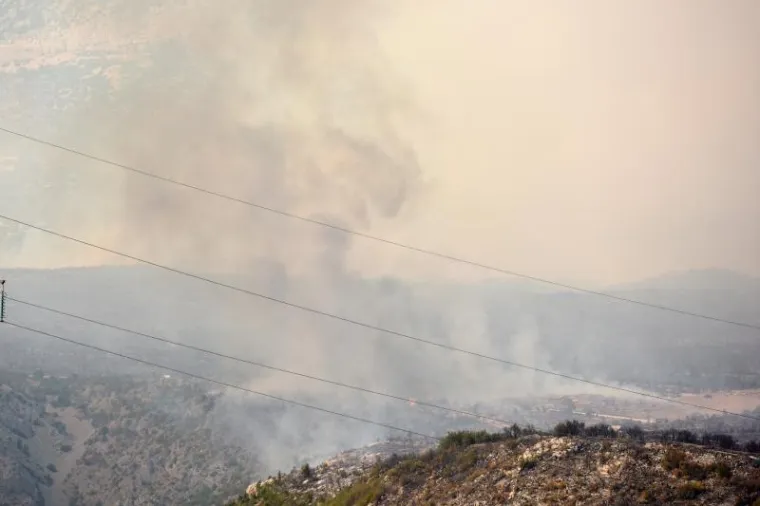 ZASEOK MODRIĆ: Kanaderi kod Obrovca i protiv vatre i protiv bure