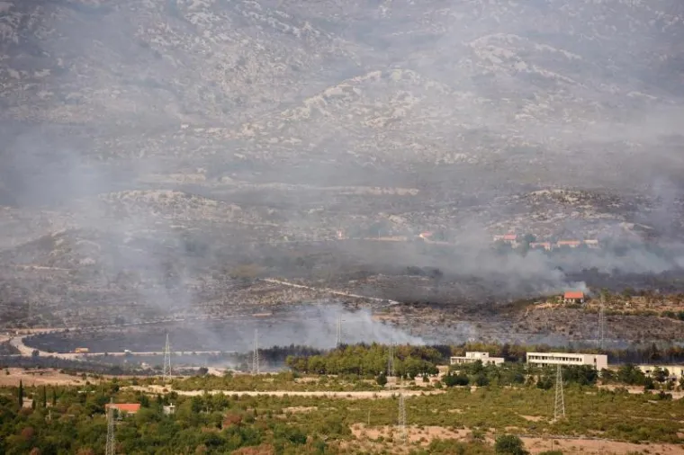 ZASEOK MODRIĆ: Kanaderi kod Obrovca i protiv vatre i protiv bure