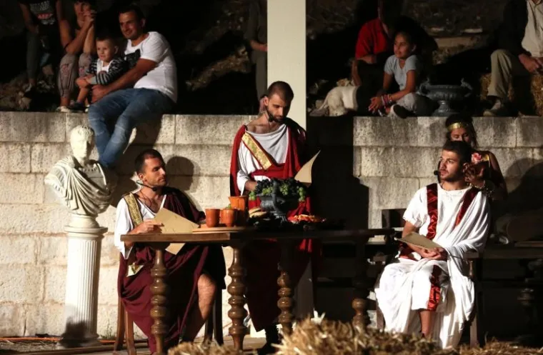 SPEKTAKL: Održane 11. Burnumske Ide, pogledajte kako se zabavljalo u vrijeme rimskih careva