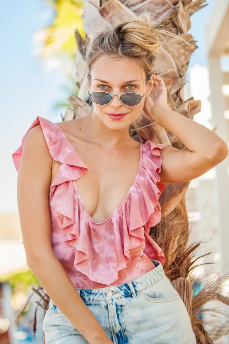 I SONJA KOVAČ ZAJAHALA TRENDI PTIČURINU: Lijepa blogerica osvajala zavidnom linijom i velikim dekolteom