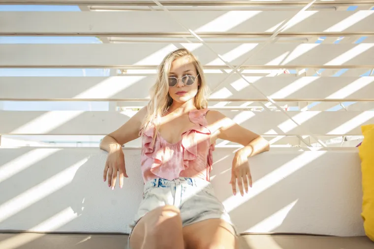 I SONJA KOVAČ ZAJAHALA TRENDI PTIČURINU: Lijepa blogerica osvajala zavidnom linijom i velikim dekolteom