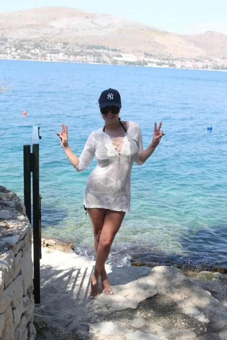 ZVIJEZDA AUSTRALSKOG REALITYJA U POSJETU DOMOVINI: Poznata Jackie Gillies ponovno ljetuje u Hrvatskoj