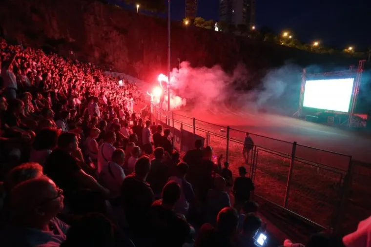 KANTRIDA U PLAMENU: Navijači Rijeke na kultnom stadionu napravili atmosferu za pamćenje