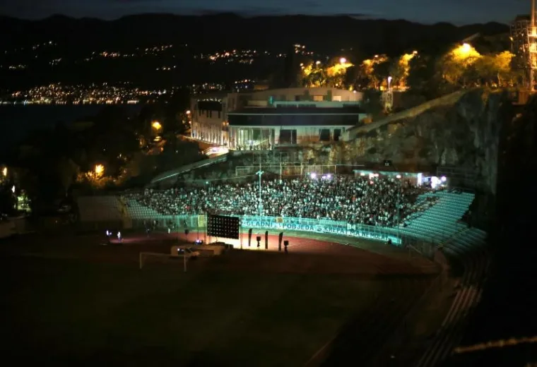 KANTRIDA U PLAMENU: Navijači Rijeke na kultnom stadionu napravili atmosferu za pamćenje