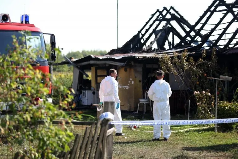 U ulici Stjepana Majdeka u noći s utorka na srijedu do&scaron;lo je do izbijanja požara drvene obiteljske kuće.
