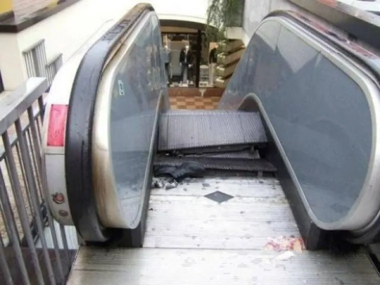 POKRETNE STEPENICE MOGU BITI POGUBNE: Roditelji s dobrim razlogom stalno upozoravaju djecu