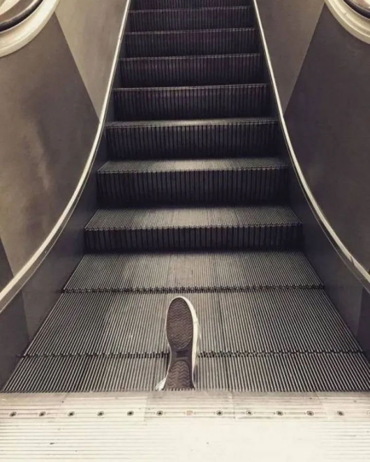 POKRETNE STEPENICE MOGU BITI POGUBNE: Roditelji s dobrim razlogom stalno upozoravaju djecu