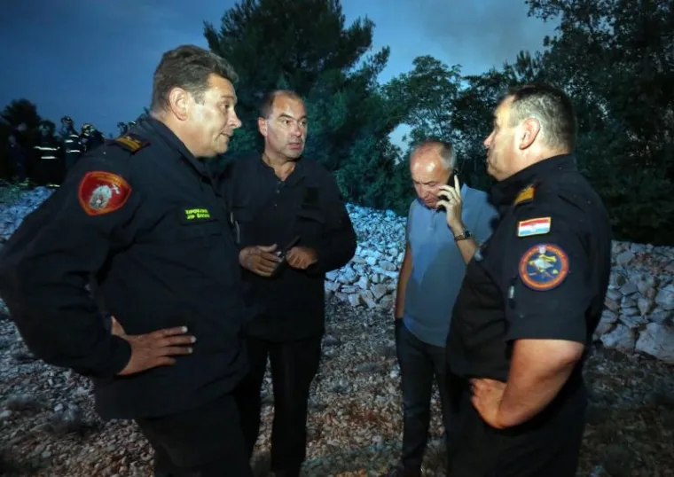 Na terenu se pridružio i ministar obrane Krstičević s 80-ak vojnika