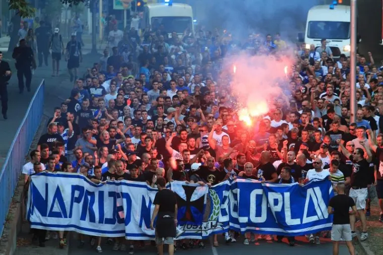 OSJEČANIMA ČISTA PETICA: Nogometna renesansa na Dravi, Gradski vrt zaslužio je ovakav europski spektakl