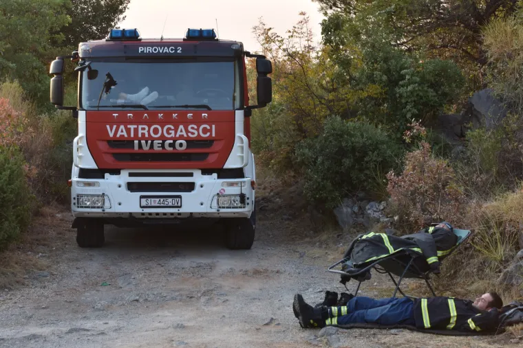 Vatrogasci odmaraju