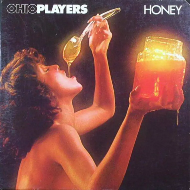 NASLOVNICE GLAZBENIH ALBUMA ILI EROTSKIH ČASOPISA? Ponekad je te&scaron;ko prepoznati o čemu je riječ