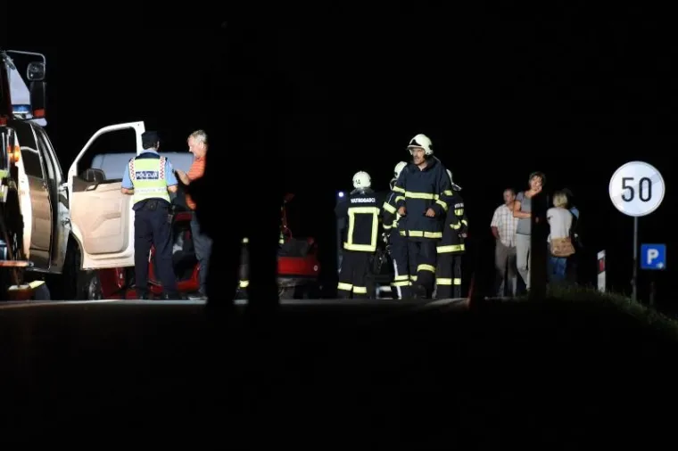 TE&Scaron;KA NESREĆA KOD VARAŽDINA: U sudaru kombija i teretnjaka poginuo mladić