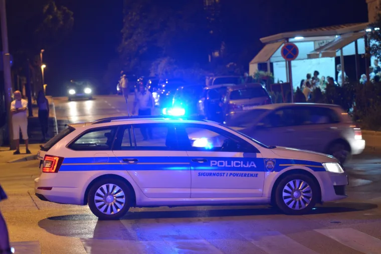 Pula: u Rizzijevoj ulici zapalio se gradski autobus, nema ozlijeđenih