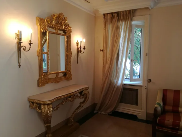 Izvanredna uprava Agrokora na čelu s povjerenikom Antom Ramljakom započela je proces prodaje nekretnine Villa Castello u vlasni&scaron;tvu koncerna.
Riječ je o nekretnini s posjedom koji se nalazi u Medveji u općini Lovran, u blizini Opatije.