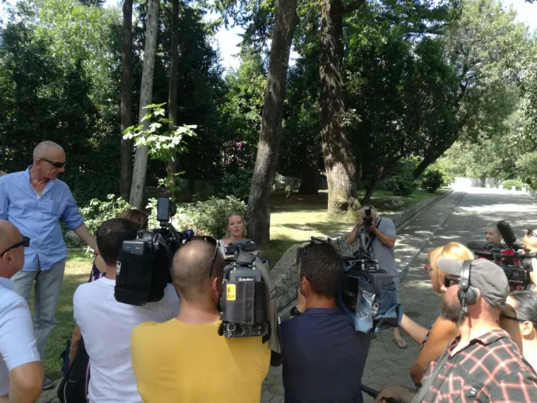 Izvanredna uprava Agrokora na čelu s povjerenikom Antom Ramljakom započela je proces prodaje nekretnine Villa Castello u vlasni&scaron;tvu koncerna.
Riječ je o nekretnini s posjedom koji se nalazi u Medveji u općini Lovran, u blizini Opatije.