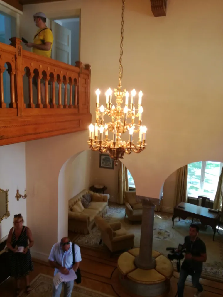 Izvanredna uprava Agrokora na čelu s povjerenikom Antom Ramljakom započela je proces prodaje nekretnine Villa Castello u vlasni&scaron;tvu koncerna.
Riječ je o nekretnini s posjedom koji se nalazi u Medveji u općini Lovran, u blizini Opatije.