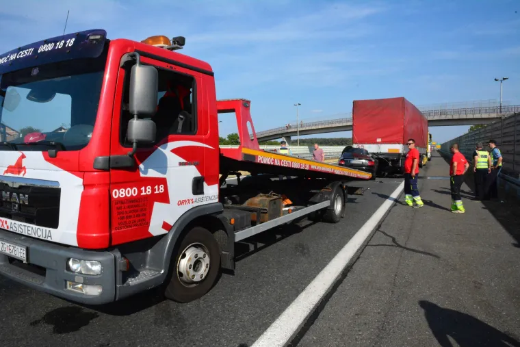 U prometnoj nesreći na autocesti smrtno stradao mu&scaron;karac