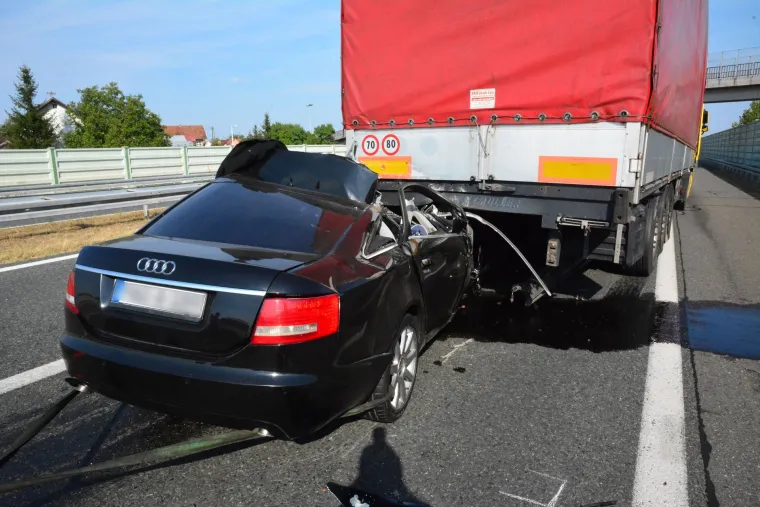 U prometnoj nesreći na autocesti smrtno stradao mu&scaron;karac