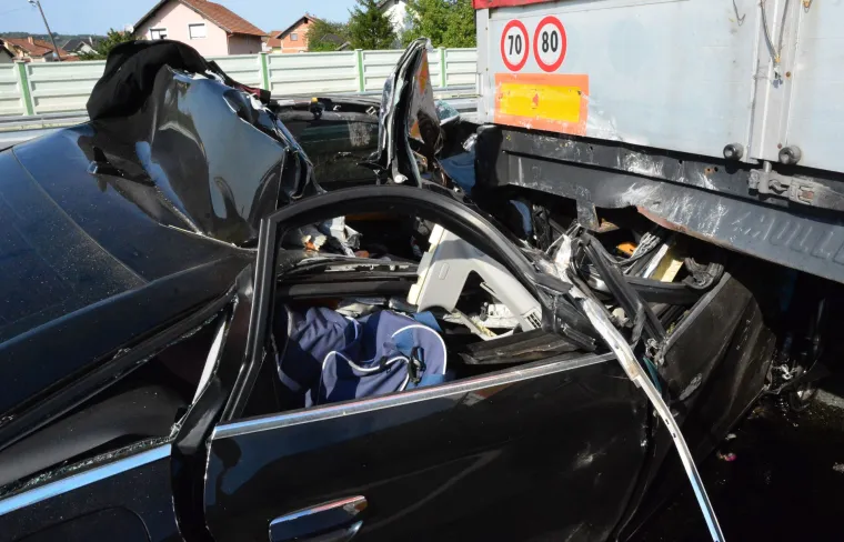 U prometnoj nesreći na autocesti smrtno stradao mu&scaron;karac