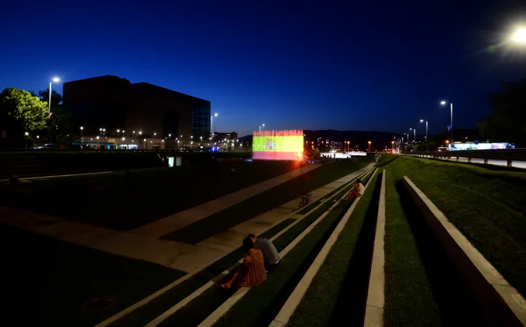 Zagrebačke fontane osvijetljene u spomen na žrtve terorističkog napada u Barceloni