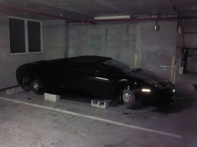 ONO KAD PARKIRA&Scaron; U KRIVOM KVARTU: Kad su se vratili po svoje limene ljubimce, shvatili su kakvu su kobnu gre&scaron;ku napravili