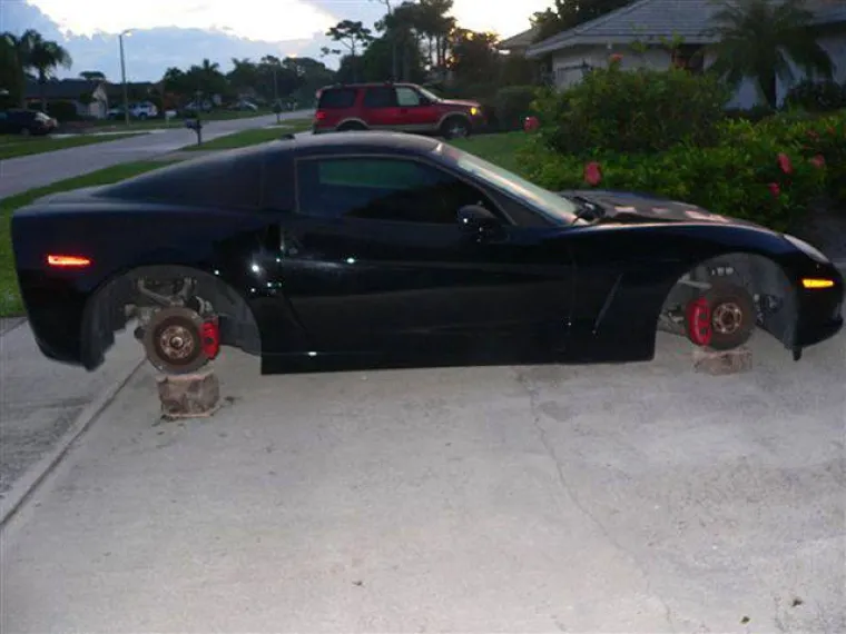 ONO KAD PARKIRA&Scaron; U KRIVOM KVARTU: Kad su se vratili po svoje limene ljubimce, shvatili su kakvu su kobnu gre&scaron;ku napravili