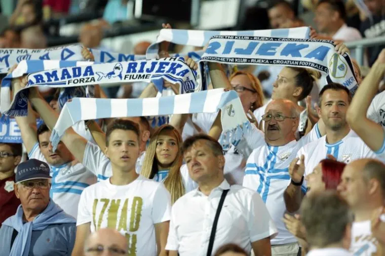 LOKOMOTIVA NA RUJEVICI: Navijači ispunili tribine i dali podr&scaron;ku Rijeci nakon serije poraza