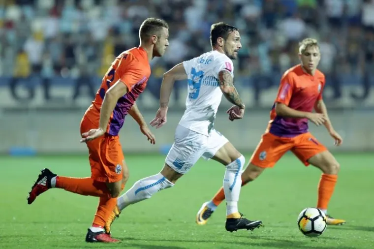 LOKOMOTIVA NA RUJEVICI: Navijači ispunili tribine i dali podr&scaron;ku Rijeci nakon serije poraza