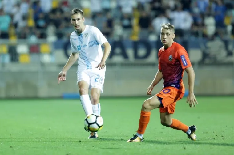 LOKOMOTIVA NA RUJEVICI: Navijači ispunili tribine i dali podr&scaron;ku Rijeci nakon serije poraza