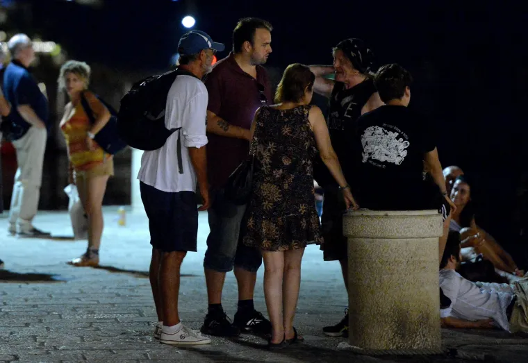 Legendarni gitarist Iron Maidena Janick Robert Gers s obitelji pro&scaron;etao Stradunom