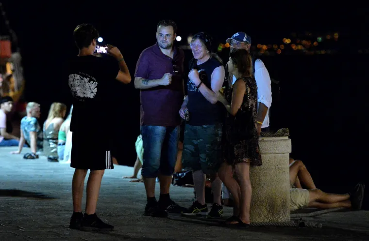 Legendarni gitarist Iron Maidena Janick Robert Gers s obitelji pro&scaron;etao Stradunom