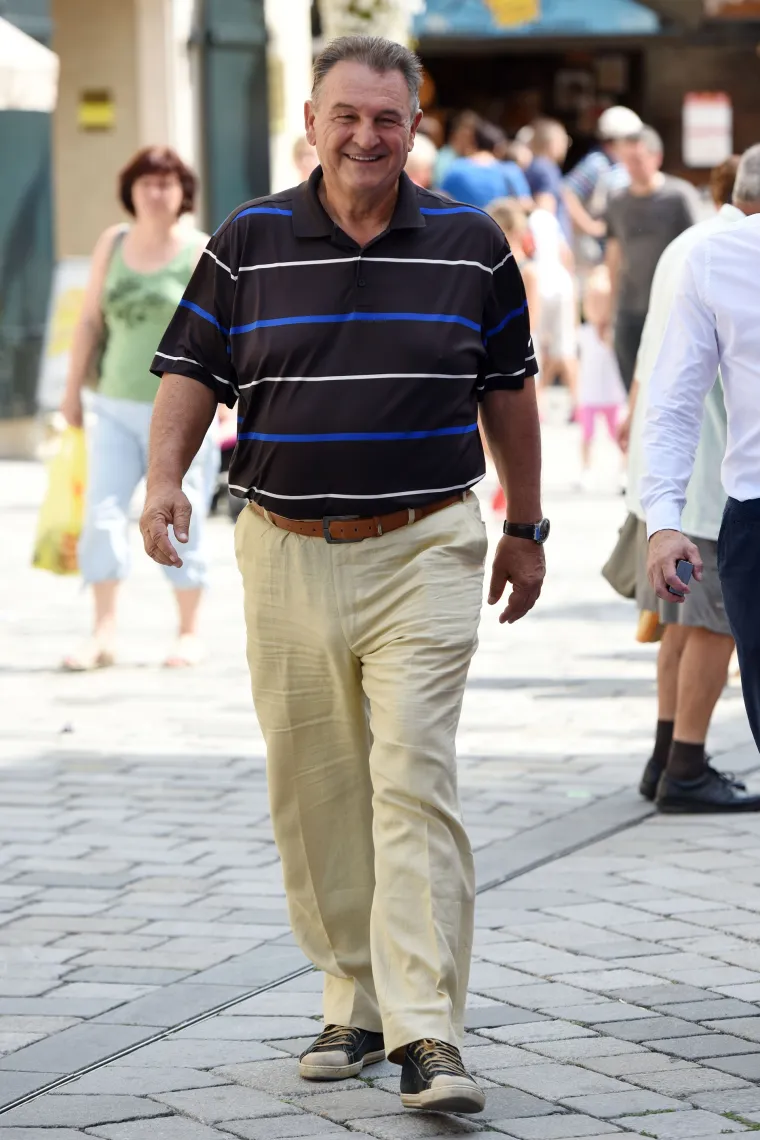 Jadranka Kosor i Stjepan Mesić u dru&scaron;tvu Radimira Čačića pro&scaron;etali &Scaron;pancirfestom