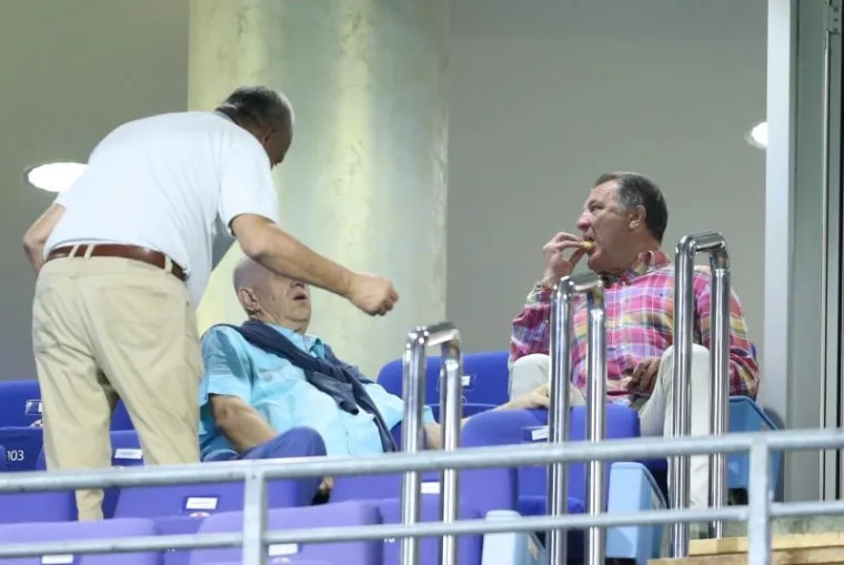 SLAVEN BELUPO NA MAKSIMIRU: Mamić i Horvatinčić srdačno se pozdravili na trbinama